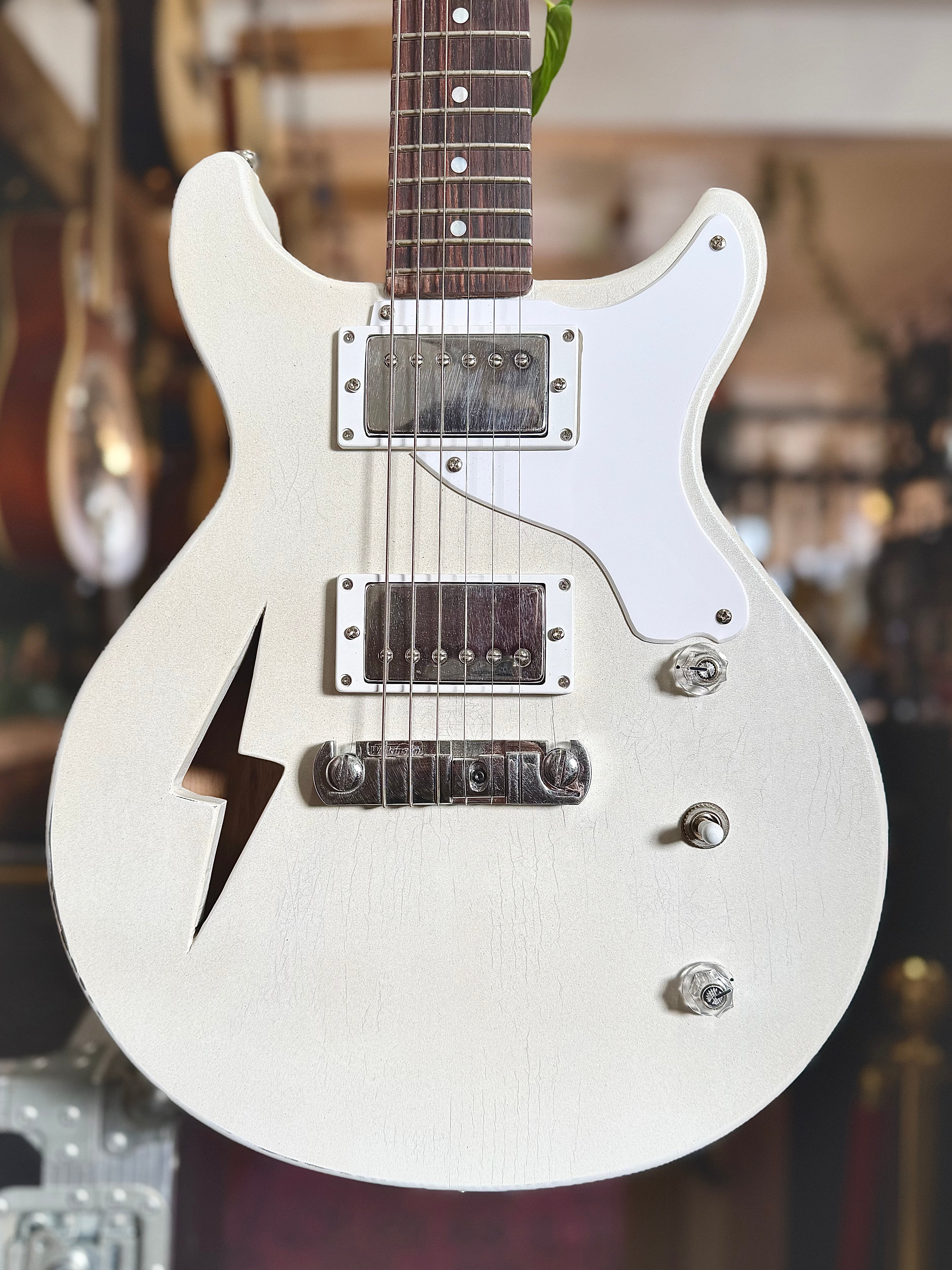 Vander Guitars | DC White Lightning | Light Relic Opal White | Australian Made 🇦🇺 Vander Guitars | DC White Lightning | Light Relic Opal White | Australian Made 🇦🇺